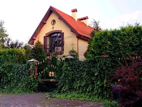 будинок за адресою Дніпровська