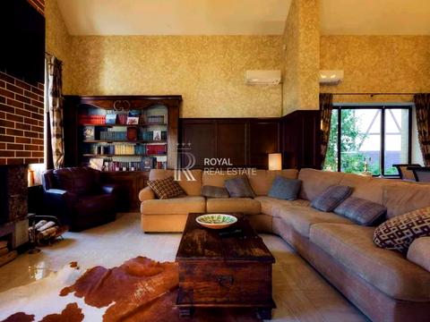 будинок за адресою Дніпровська