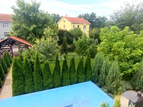 будинок за адресою Дніпровська