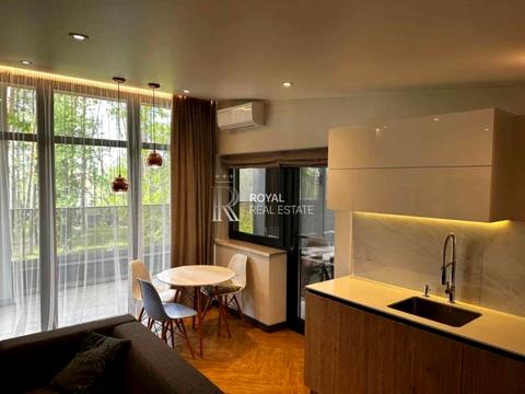 дом по адресу Київська вул.