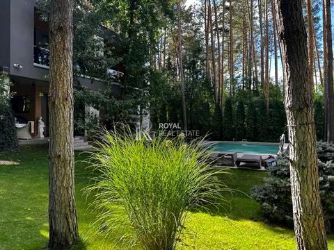 дом по адресу Київська вул.