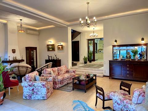 дом по адресу Андрея Шептицького ул.