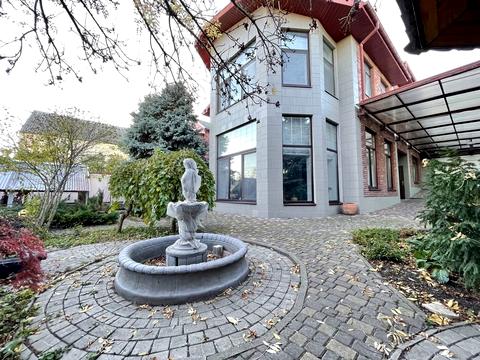 дом по адресу Андрея Шептицького ул.