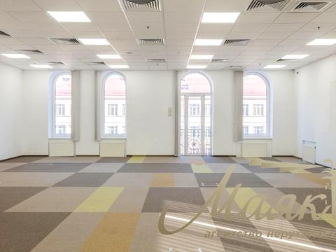 комерційна за адресою Жилянська вул., 75