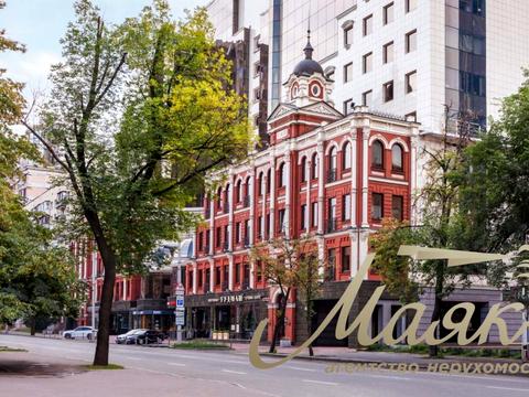 комерційна за адресою Київ, Жилянська вул., 75