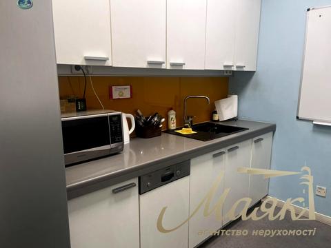 комерційна за адресою Київ, Жилянська вул., 75