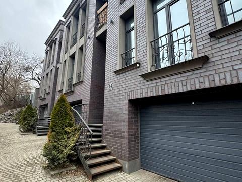 дом по адресу Радостная ул.