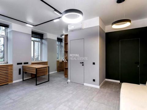 комерційна за адресою Євгена Чикаленка вул. (Пушкінська), 20