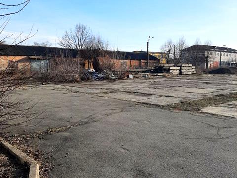 комерційна за адресою Металургів вул., 19