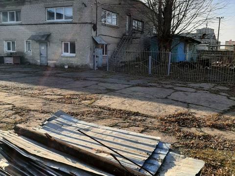 комерційна за адресою Металургів вул., 19