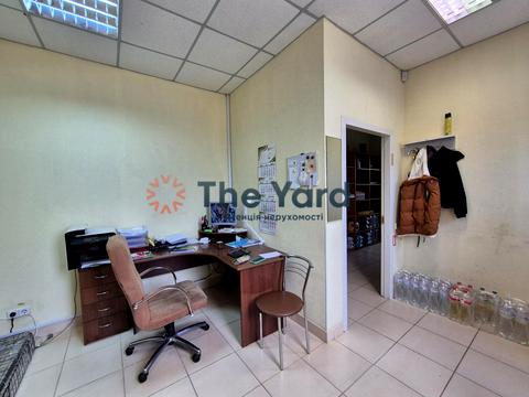 комерційна за адресою Різдвяна, 1