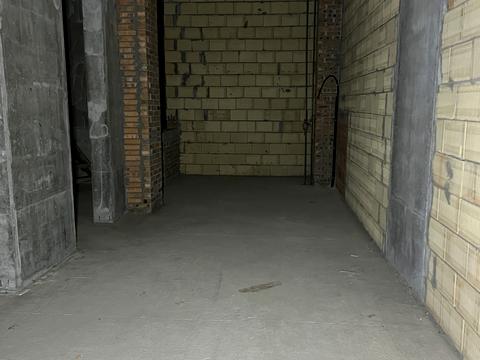 комерційна за адресою Воскресенська вул., 2-В