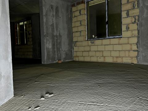 комерційна за адресою Воскресенська вул., 2-В