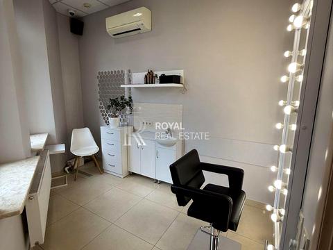 комерційна за адресою В'ячеслава Чорновола вул., 27