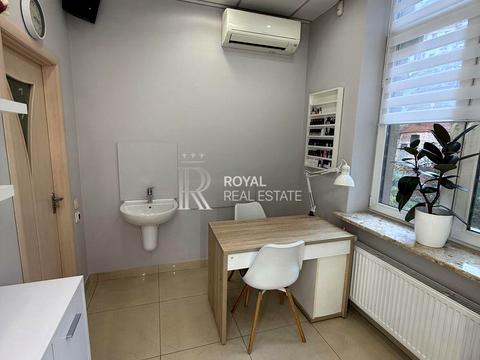 комерційна за адресою В'ячеслава Чорновола вул., 27