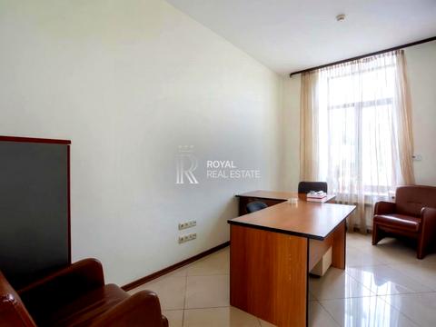 комерційна за адресою Жилянська вул., 97