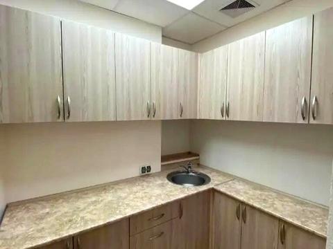 комерційна за адресою Королеви Єлизавети ІІ вул. (Глинки), 2