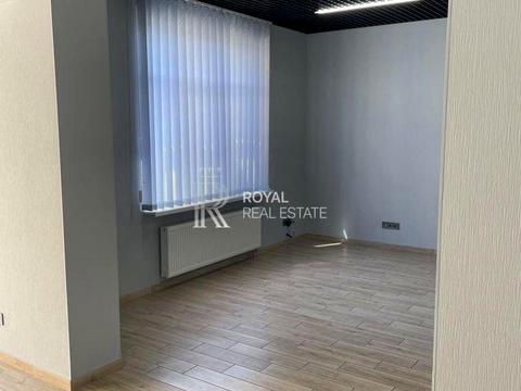 комерційна за адресою Євгена Коновальця вул. (Щорса), 36-Е