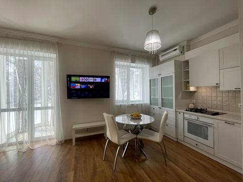 квартира за адресою Рея Бредбері вул., 5/15