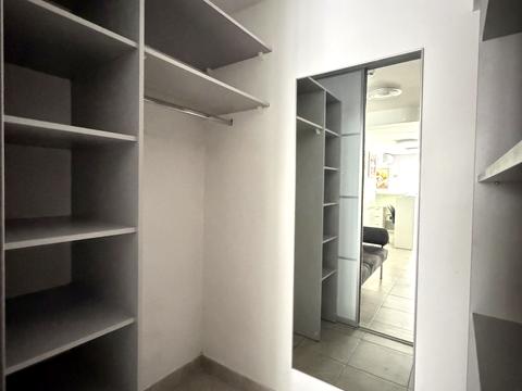 комерційна за адресою Одеська вул., 8А