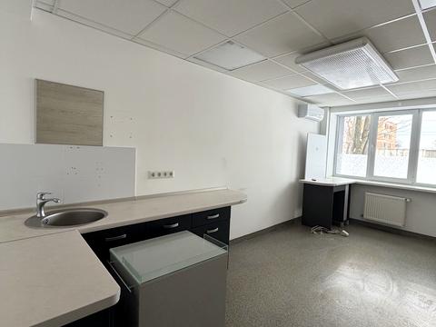 комерційна за адресою Одеська вул., 8А