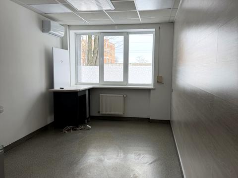 комерційна за адресою Одеська вул., 8А