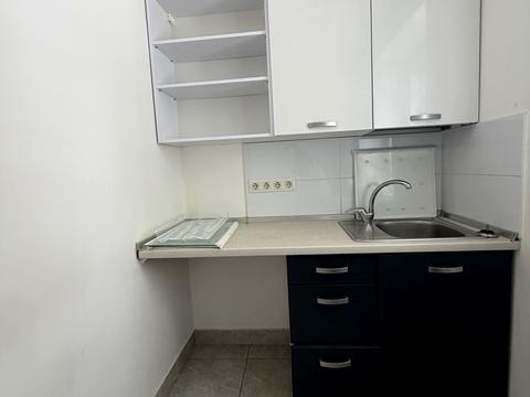 комерційна за адресою Одеська вул., 8А