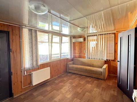 будинок за адресою Набережна вул.