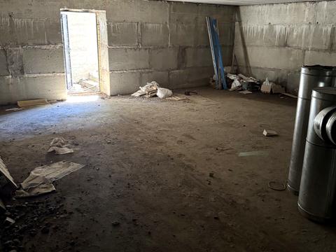 комерційна за адресою Центральна вул., 39а