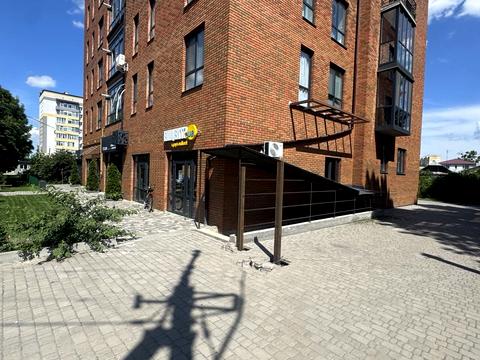 комерційна за адресою Центральна вул., 39а