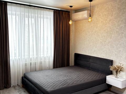 квартира за адресою Академіка Єфремова вул. (Командарма Уборевича), 7-А