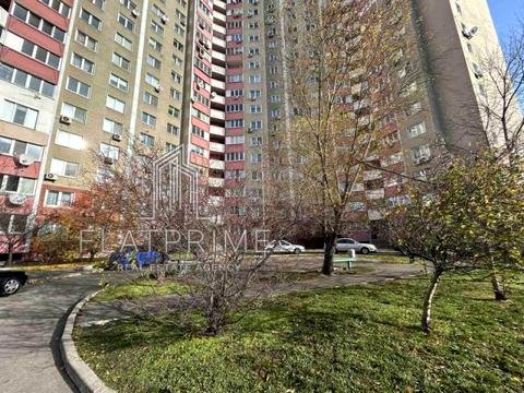 квартира за адресою Київ, Милославська вул., 4