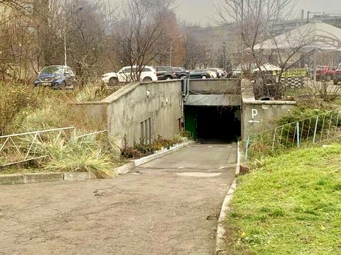 паркоместо по адресу Левка Лукьяненко ул. (Маршала Тимошенко), 2