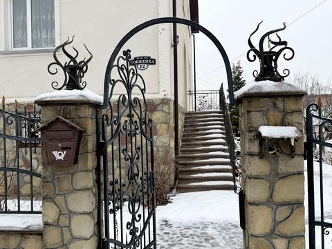 будинок за адресою довженка, 12