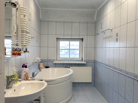 будинок за адресою довженка, 12