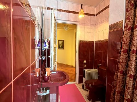 будинок за адресою довженка, 12