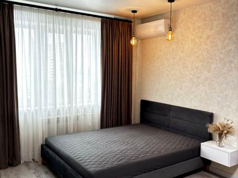 квартира за адресою Академіка Єфремова вул. (Командарма Уборевича), 7-А