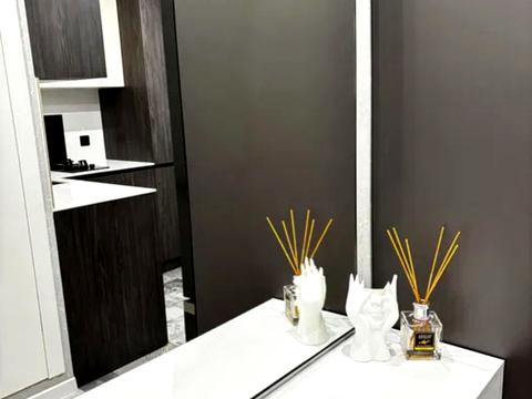 квартира за адресою Академіка Єфремова вул. (Командарма Уборевича), 7-А