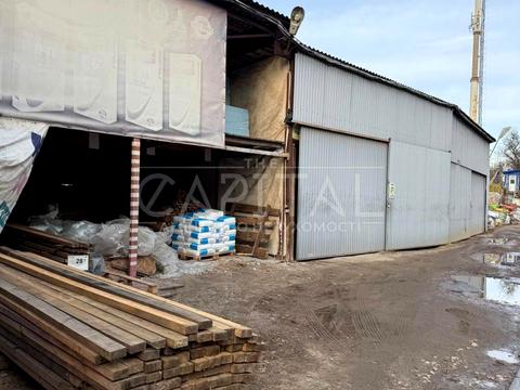 комерційна за адресою Центральна вул., 12