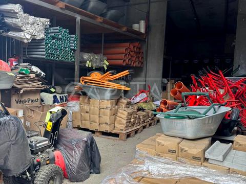 комерційна за адресою Центральна вул., 12