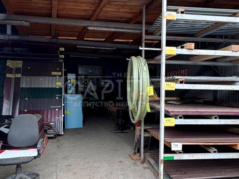 комерційна за адресою Центральна вул., 12