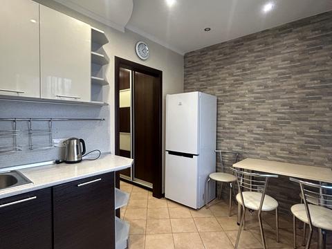 квартира за адресою Володимира Івасюка просп. (Героїв Сталінграду), 60