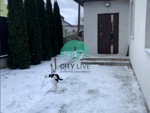 будинок за адресою с. Угорники, прикарпатська