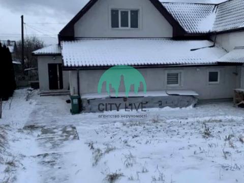 будинок за адресою с. Угорники, прикарпатська