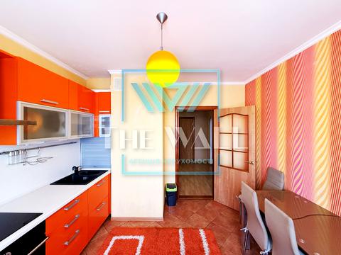 квартира за адресою Анни Ахматової вул., 28