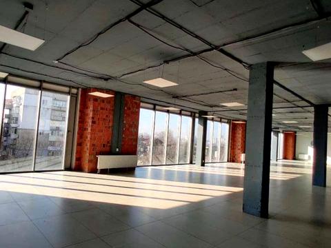 коммерческая по адресу Филиппа Орлика просп. (Ілліча), 17