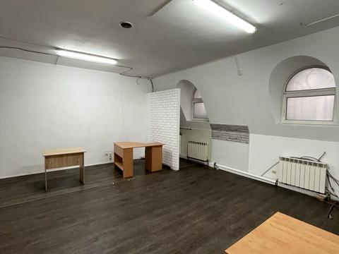 комерційна за адресою Дмитра Яворницького просп. (Карла Маркса), 49