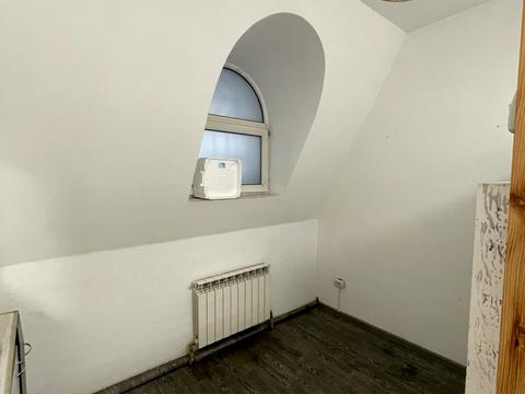 комерційна за адресою Дмитра Яворницького просп. (Карла Маркса), 49