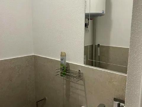 комерційна за адресою Літературна вул., 8