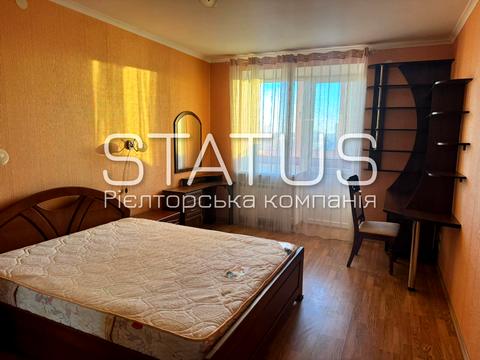 квартира за адресою Соборності вул. (Жовтнева), 77